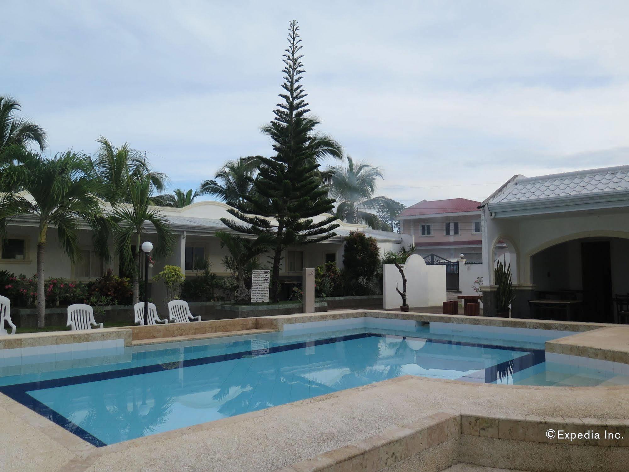 Villa Del Pueblo Inn Panglao Exterior photo